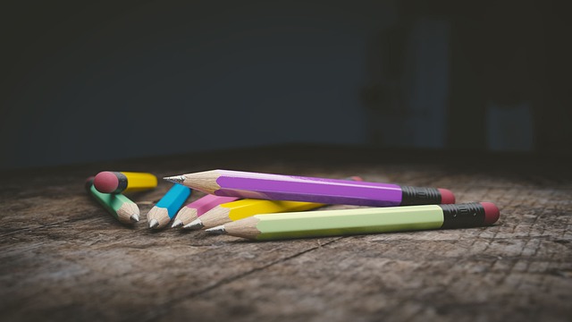 an assortment of pencils